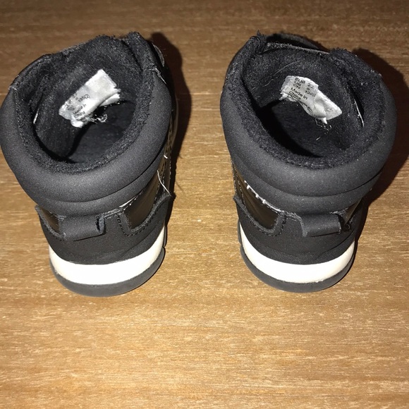 H&M Toddler black faux-leather boots. - Picture 4 of 6